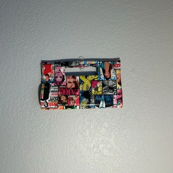 Vintage Parisian - Colorful Magazine Print Clutch 🩷🌹💗 - Picture 2 of 3
